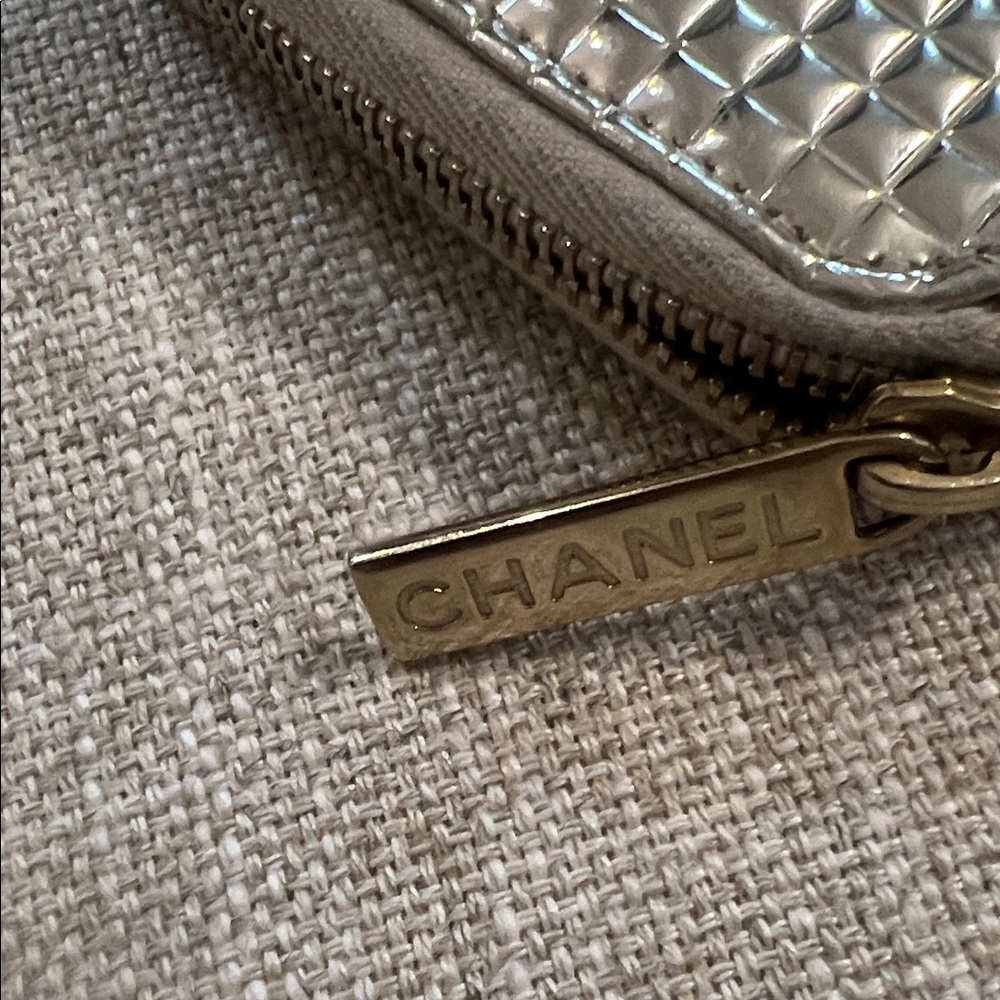 CHANEL Quilted Silver Accessory Case - Picture 3 of 16